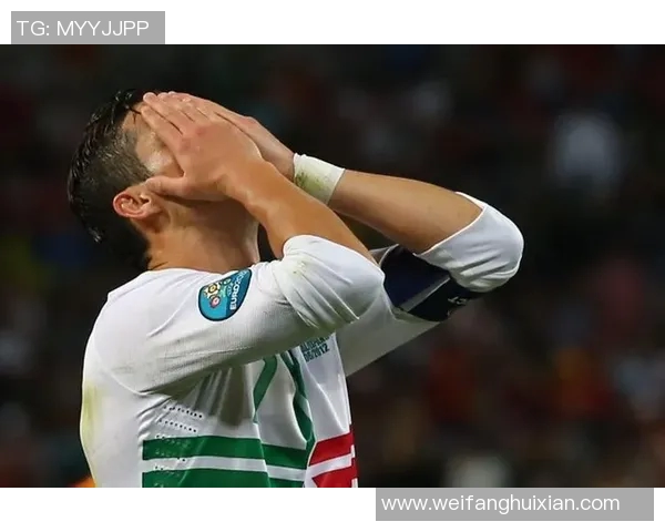 以镜头回顾C罗赛场瞬间泪目场景全网动容见证传奇球王荣耀